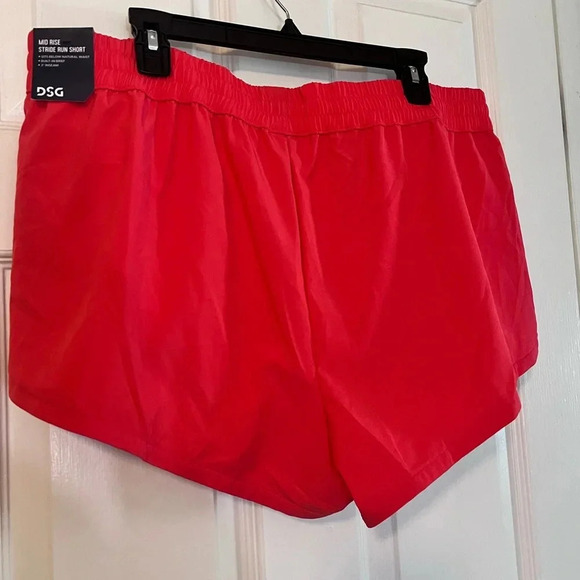 DSG Ladies Performance Shorts, Volcanic Red, Mid Rise Stride, Size XXL, NWT - Picture 1 of 8